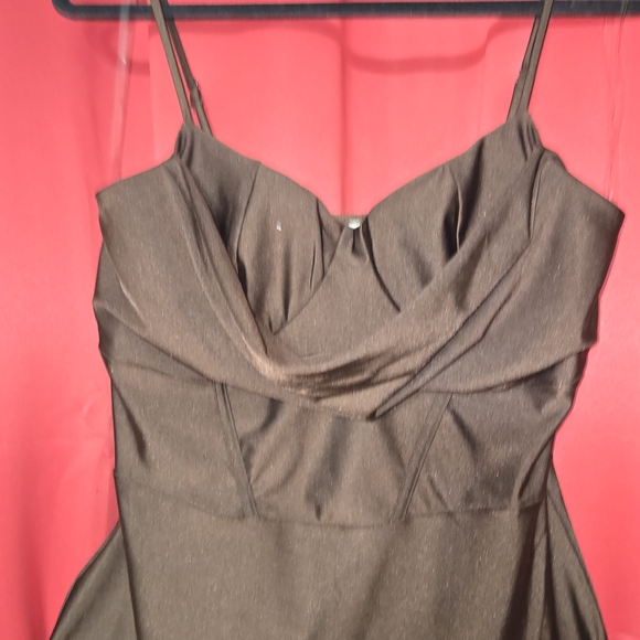 Elegant Brown Women's Dress - Picture 3 of 7